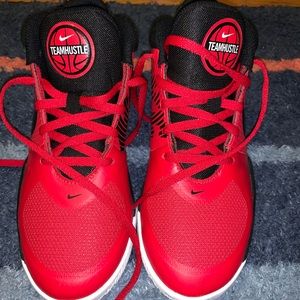 Nike Team Hustle basketball sneakers
